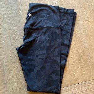 Lululemon black camo align 28” size 6
